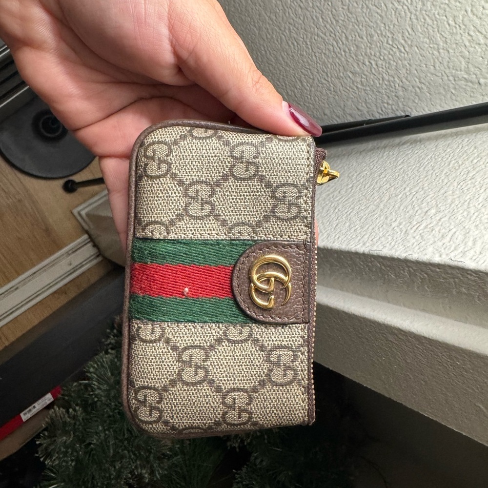 Gucci Beige and Green Monogram Key Holder